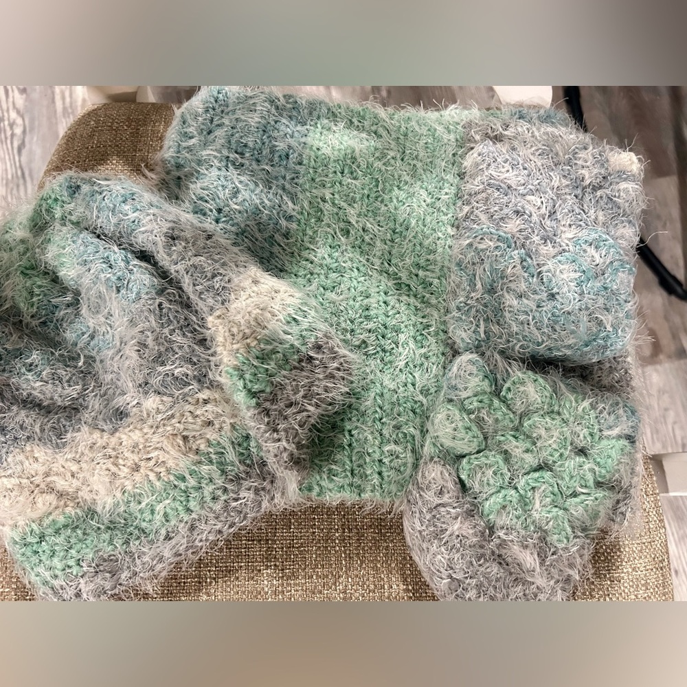 3 pc Fuzzy gray, reel, & white hat, hand warmers, & scarf